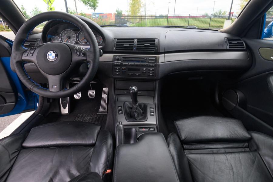Торпедо BMW M3 Coupe Laguna Seca Blue (E46) 2004 года  (фото 27 из 60)